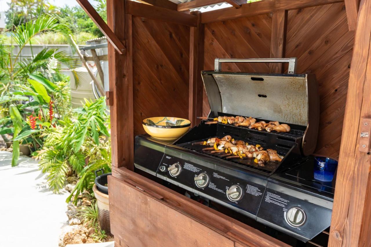 Island Breeze - Round House With Bbq - Wooden Hot Tub - Beach 恩纳 外观 照片